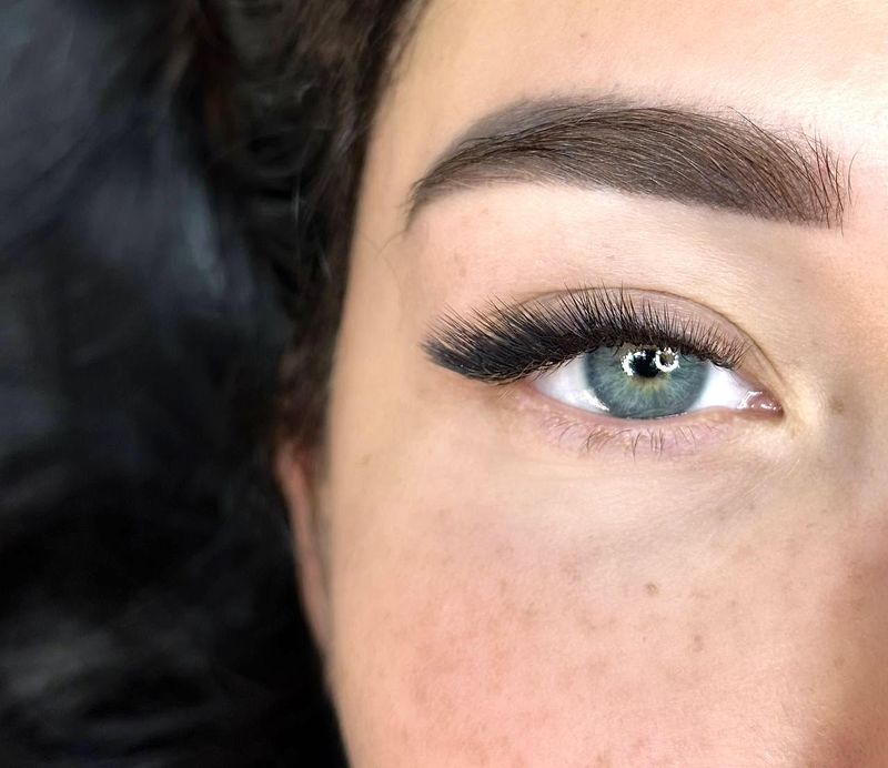 3D/4D lash extensions